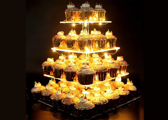 Support carré clair acrylique transparent de petit gâteau de 4 rangées de présentoir de gâteau