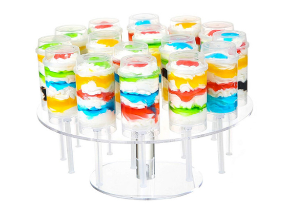 Épouser autour des trous acryliques du présentoir de gâteau 16 poussent clairement le support de gâteau de bruit