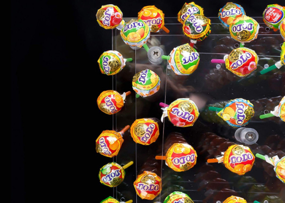 Support acrylique clair de gâteau de lucette de 4 de rangée protégée contre les agents toxiques de gâteau trous du support 56
